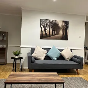 https://lovely-2-bedroom-apartment-with-parking-space.brighton-hotels-england.com