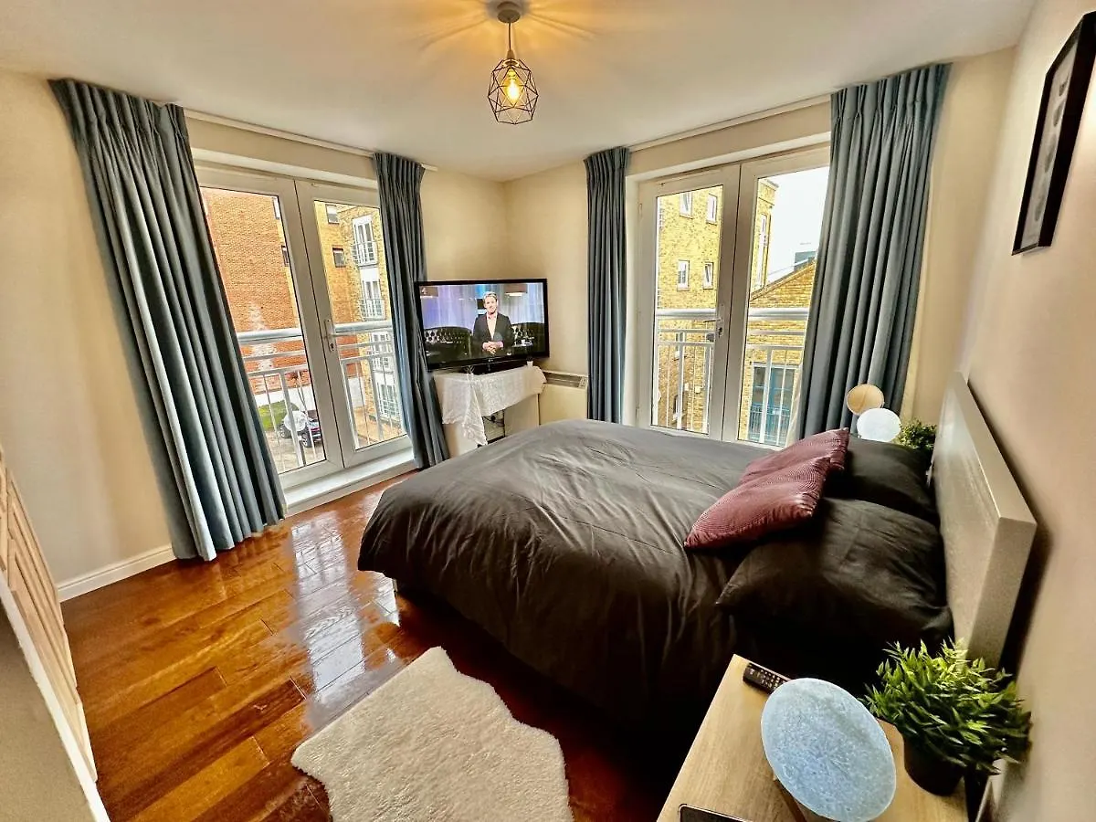 O2 Arena Luxury Flat Sleeps 6 With Parking Apartment London United Kingdom
