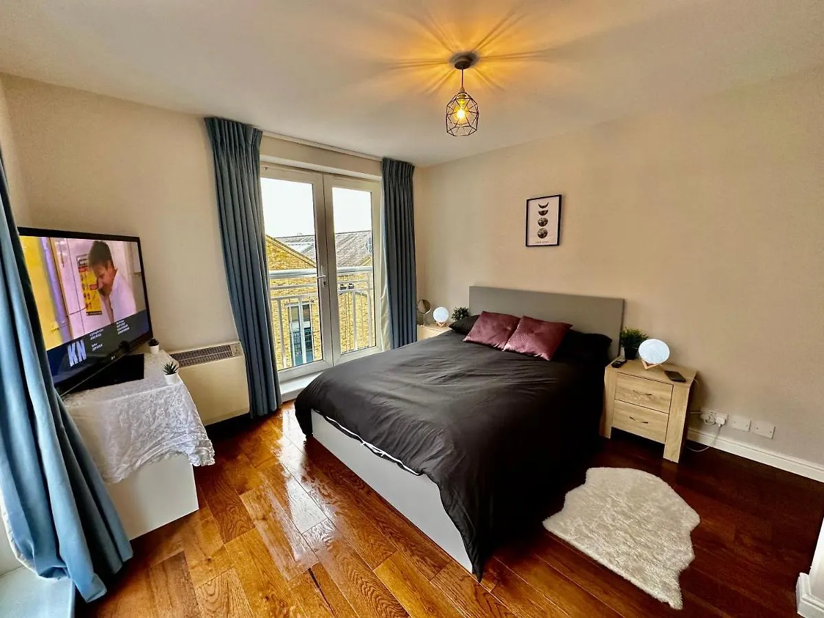O2 Arena Luxury Flat Sleeps 6 With Parking Apartment London United Kingdom